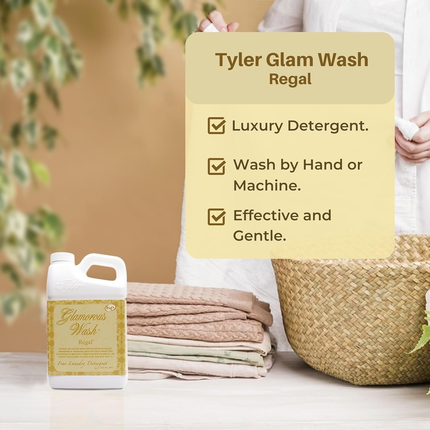 Tyler Candle Company Glamorous Wash Regal Scent Laundry Liquid Detergent - Hand and Machine Washable - 907g (32 Fl Oz) - Pack of 1 with Multi-Purpose Key Chain