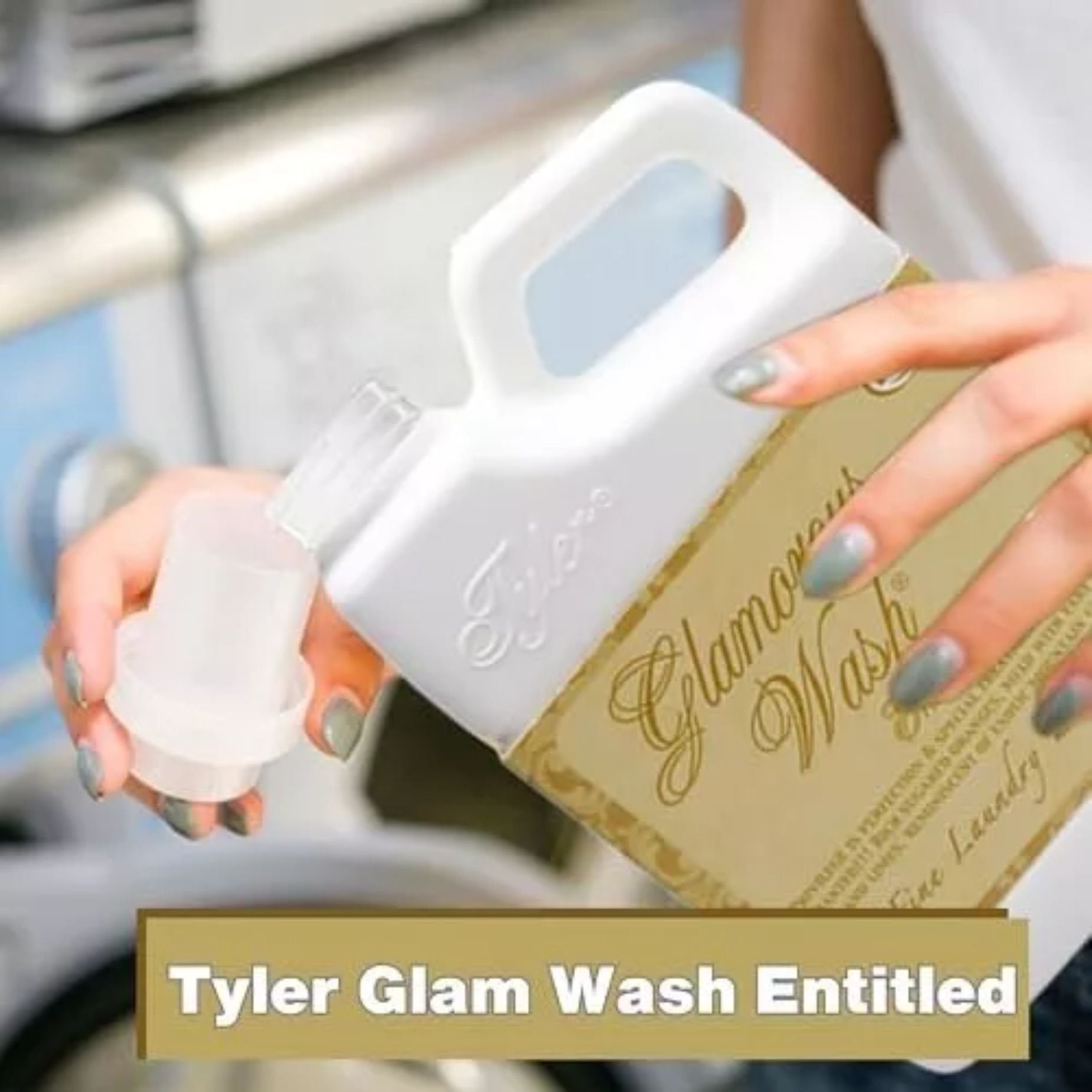 Tyler Candle Company Glamorous Wash Entitled Fine Laundry Detergent - Hand and Machine-Washing - 16 oz (454-gram) - Pack of 1 with Multi-Purpose Keychain