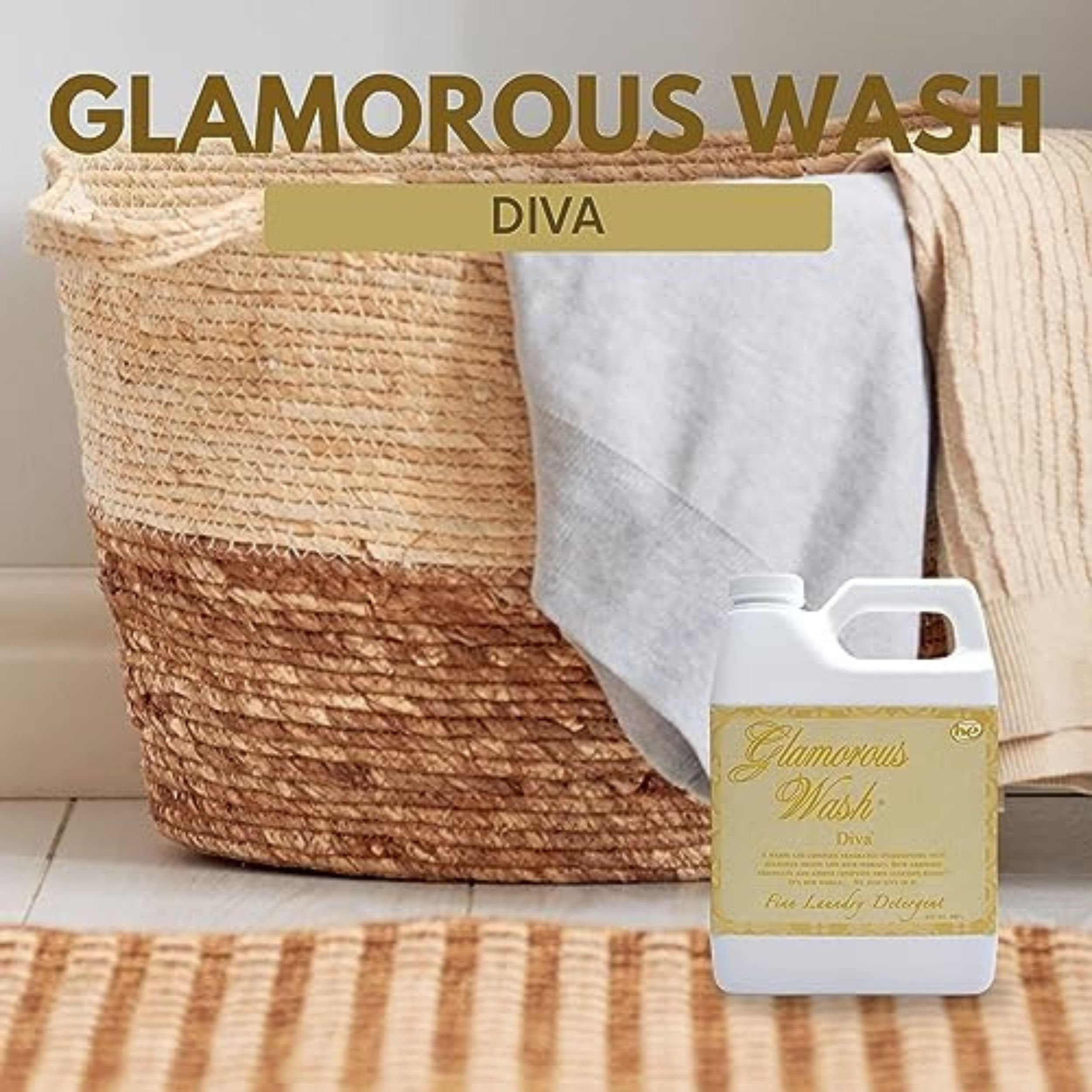 Tyler Candle Company Glamorous Wash Diva Fine Laundry Liquid Detergent - Hand and Machine Washable - 907g  (32 fl oz) - Pack of 1 with Multi-Purpose Keychain